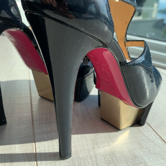 VERSACE Black Patent Leather Ankle Strap Sandals - Picture 8 of 9